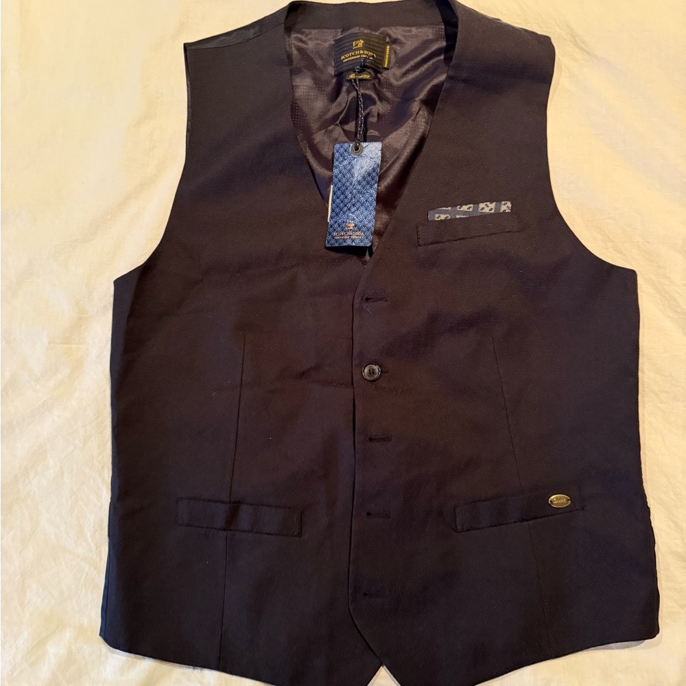 Scotch and Soda Men's Black Vest with Pocket Square